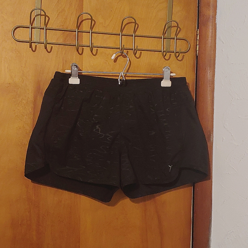 Old Navy Active Wavy Pattern Running Shorts